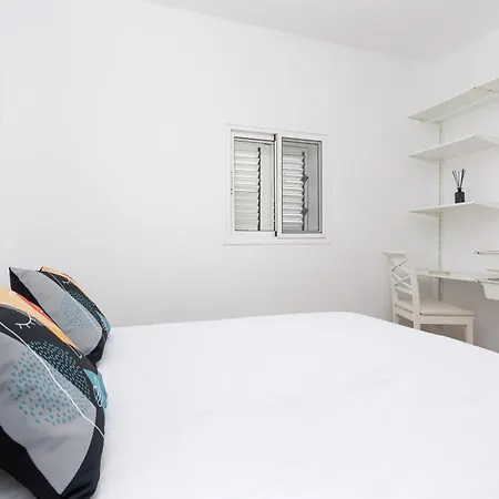 Home2book Sunny Rooftop Duplex, Feriehus *